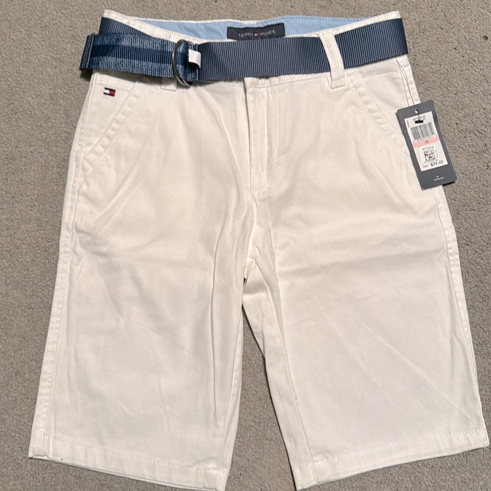 NWT Boys Tommy Hilfiger, gorgeous white shorts with navy belt